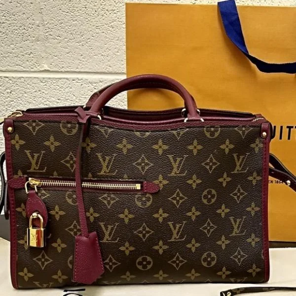 Ladies Louis Vuitton Petite Malle bags in a pastel color for a soft lookLouis Vuitton Popincourt PM Monogram Raisin