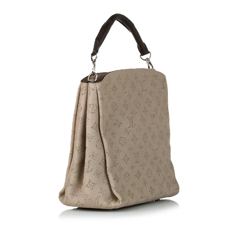 Ladies Louis Vuitton shoulder bags with a magnetic - closure flap for easeLouis Vuitton Mahina Babylone PM (SHG-32632)