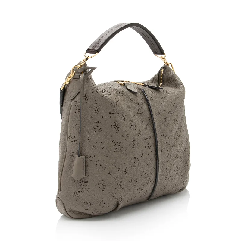 Louis Vuitton handbags with a back - zip pocket for storing valuablesLouis Vuitton Mahina Leather Selene MM Shoulder Bag (SHF-QeOxAV)