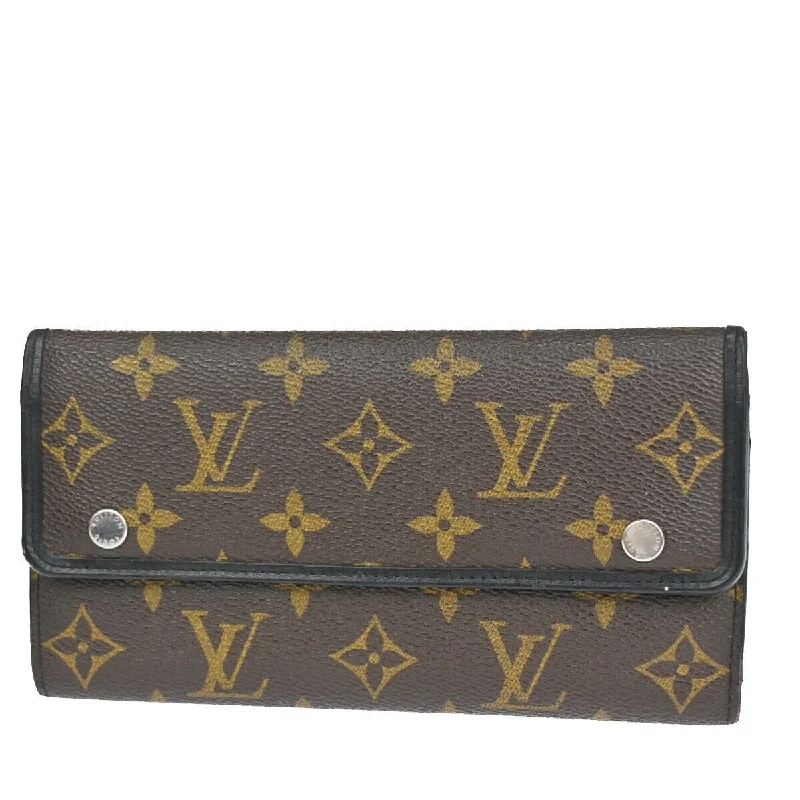 Louis Vuitton handbags with a back - zip pocket for storing valuablesLOUIS VUITTON Macassar Wallet