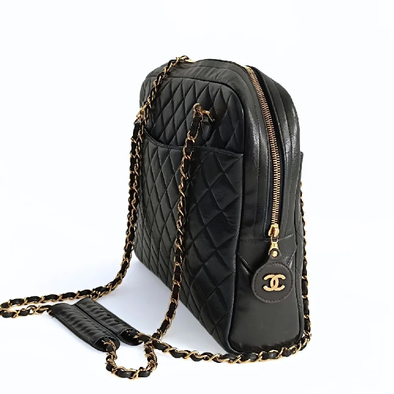 Chanel Limited Edition Handbag for CollectorsCHANEL Chanel Chanel borsa a spalla Grand Shopping in pelle matelasse nera