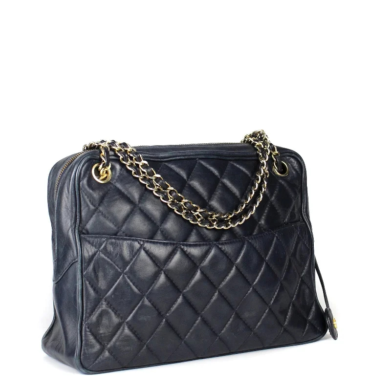 Chanel Quilted Leather Shoulder Bag for FashionistasCHANEL CHANEL Handbags