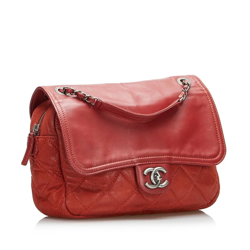 Chanel Lightweight Handbag for Daily ErrandsCHANEL coco mark chain shoulder bag red leather ladies