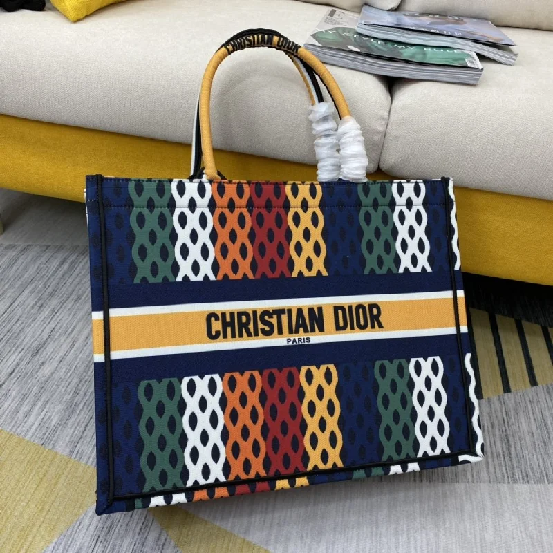 Contemporary Christian Dior handbags with a unique shapeEN - New Arrival Bags Christian Dior 063