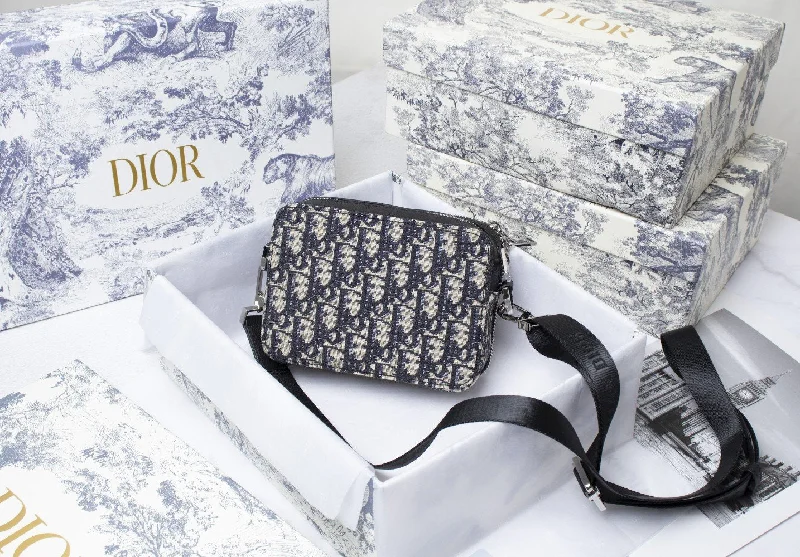 Christian Dior tote bags with a printed Dior logo on the frontEN - New Arrival Bags Christian Dior 096