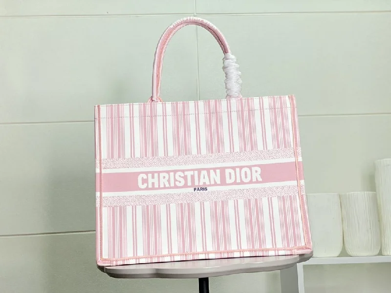 Christian Dior handbags with a back - pocket for quick storageEN - New Arrival Bags Christian Dior 118