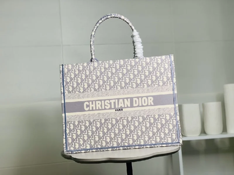 Christian Dior crossbody bags with a front - flap pocket for easy accessEN - New Arrival Bags Christian Dior 129