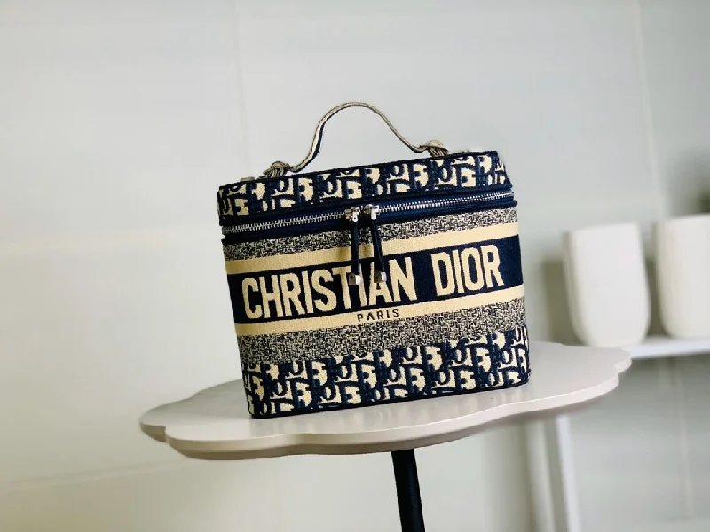 High - fashion Christian Dior bags with a geometric patternEN - New Arrival Bags Christian Dior 130