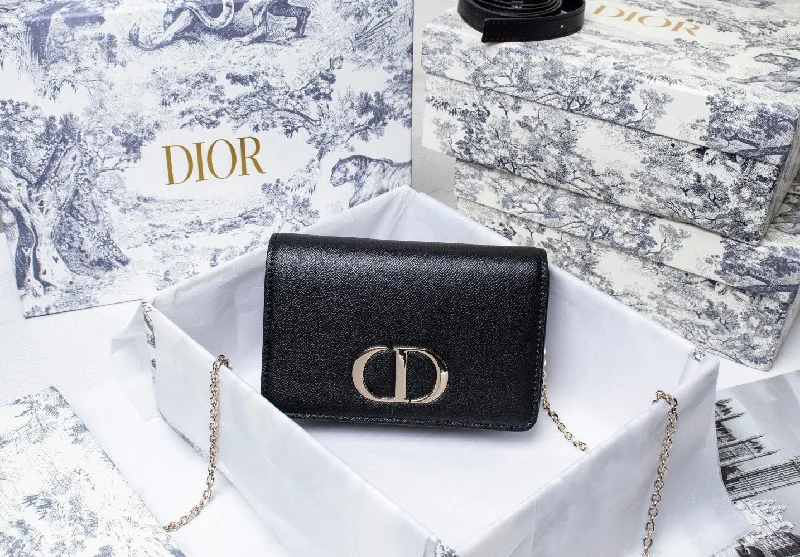 Contemporary Christian Dior handbags with a unique shapeEN - New Arrival Bags Christian Dior 135