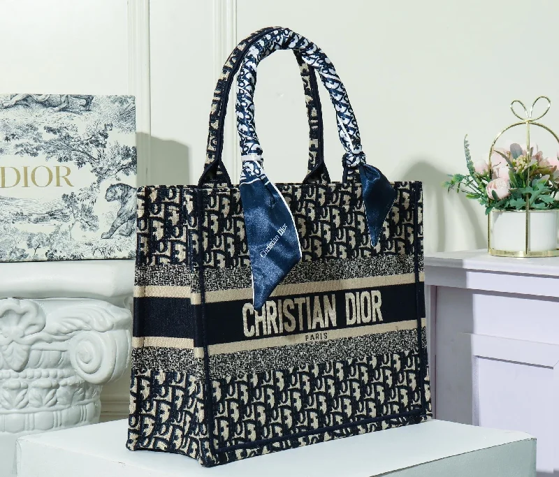 Stylish Christian Dior shoulder bags with a tassel - adorned zipperEN - New Arrival Bags Christian Dior 142