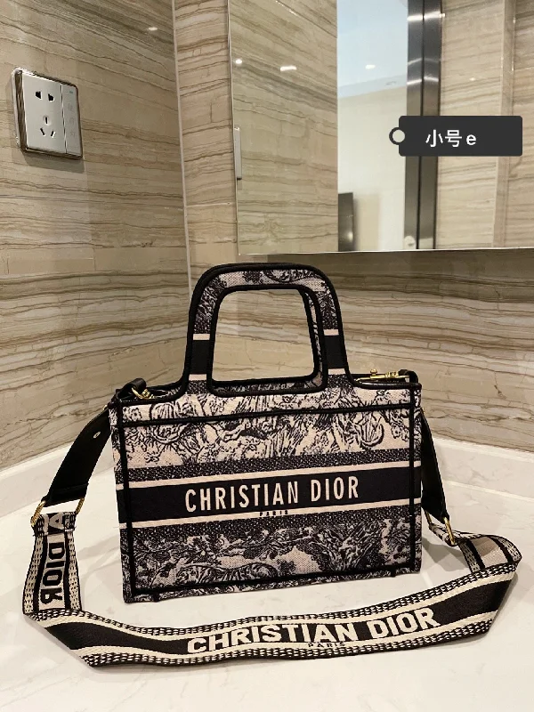 Christian Dior crossbody bags with a front - flap pocket for easy accessEN - NEW Arrival Bags Christian Dior 197