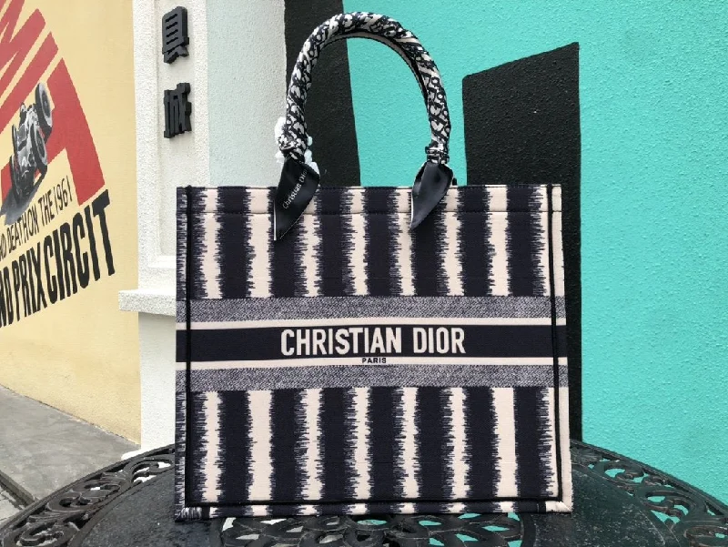 Trendsetting Christian Dior crossbody bags with a colorful strapEN - New Arrival Bags Christian Dior 225