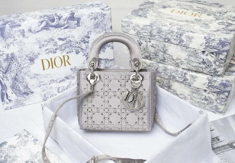 High - fashion Christian Dior bags with a geometric patternEN - New Arrival Bags Christian Dior 231