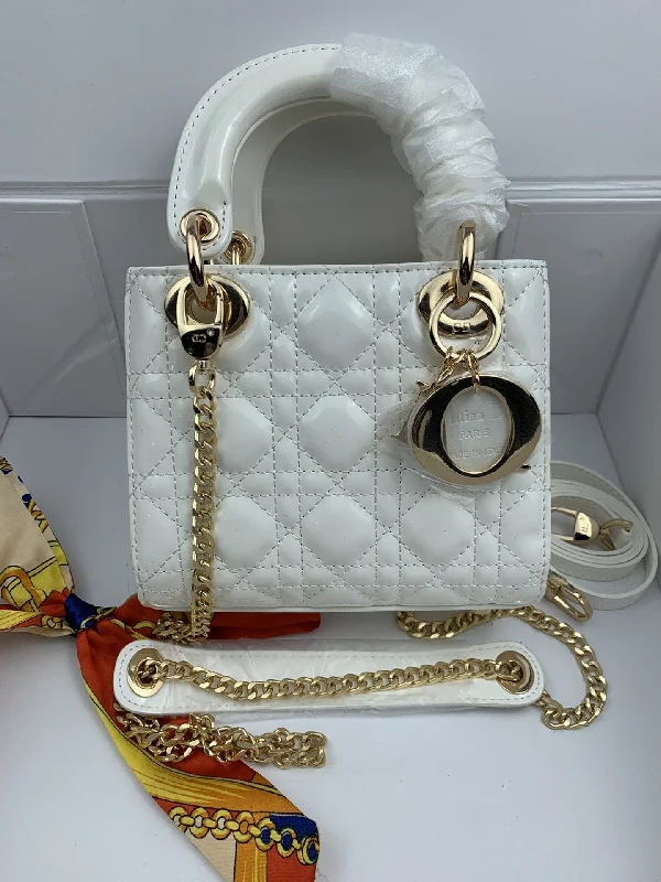 Luxury Christian Dior crossbody bags with a chain - link strapEN - New Arrival Bags Christian Dior 261