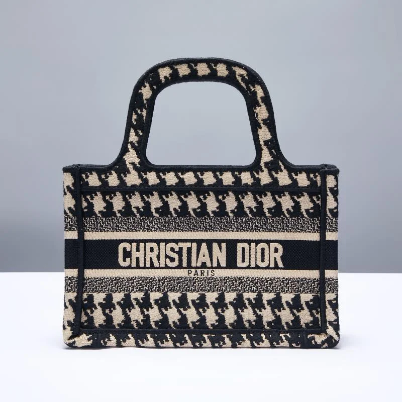 Christian Dior Saddle bags with a studded trim for a bold lookEN - New Arrival Bags Christian Dior 267