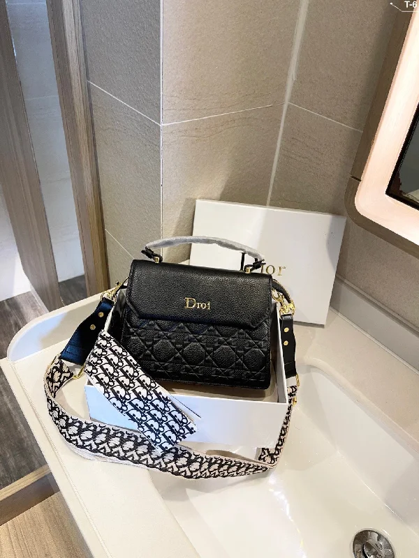 Trendsetting Christian Dior crossbody bags with a colorful strapEN - New Arrival Bags Christian Dior 314