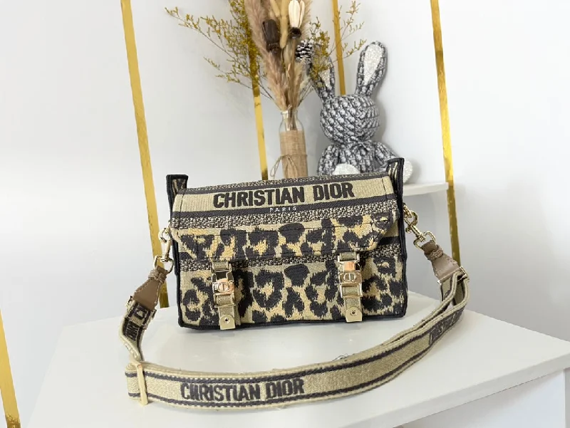 Christian Dior tote bags with a double - handle and shoulder - strap optionEN - New Lux Bags Christian Dior 335