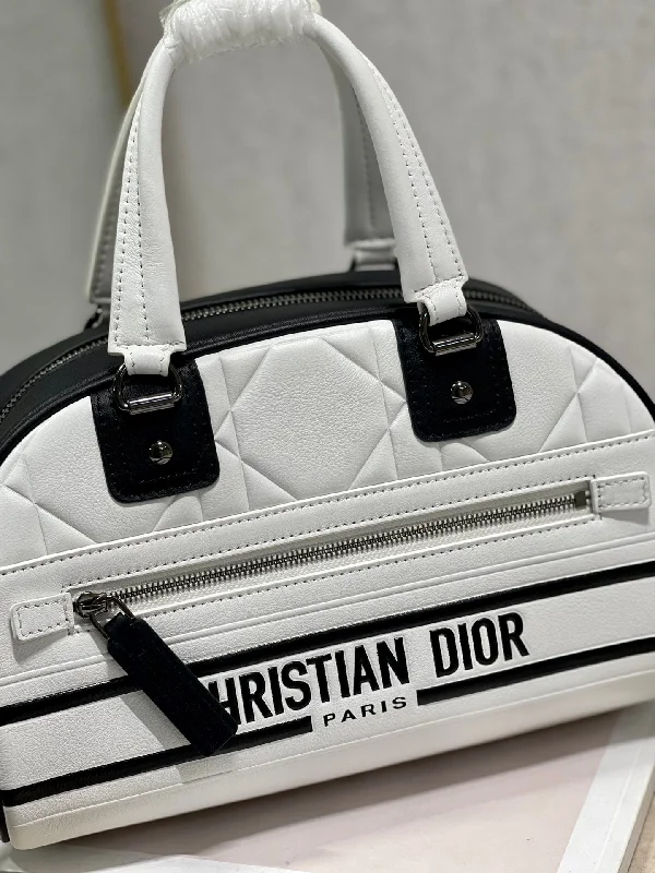 Fashion - forward Christian Dior tote bags for the modern womanEN - New Lux Bags Christian Dior 341