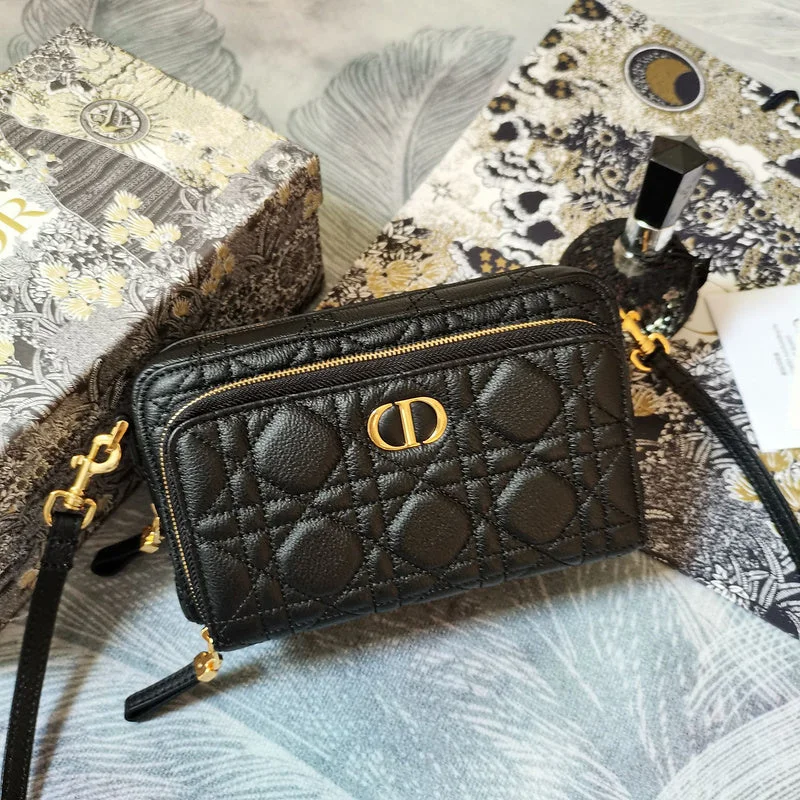 Christian Dior handbags with a detachable mirror for on - the - go touch - upsWF - Dior Bags - 510